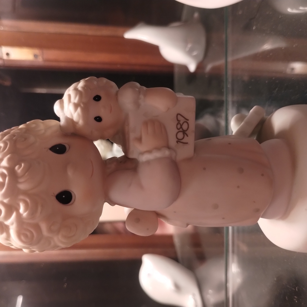 Prescious Moments 1987 Figurine